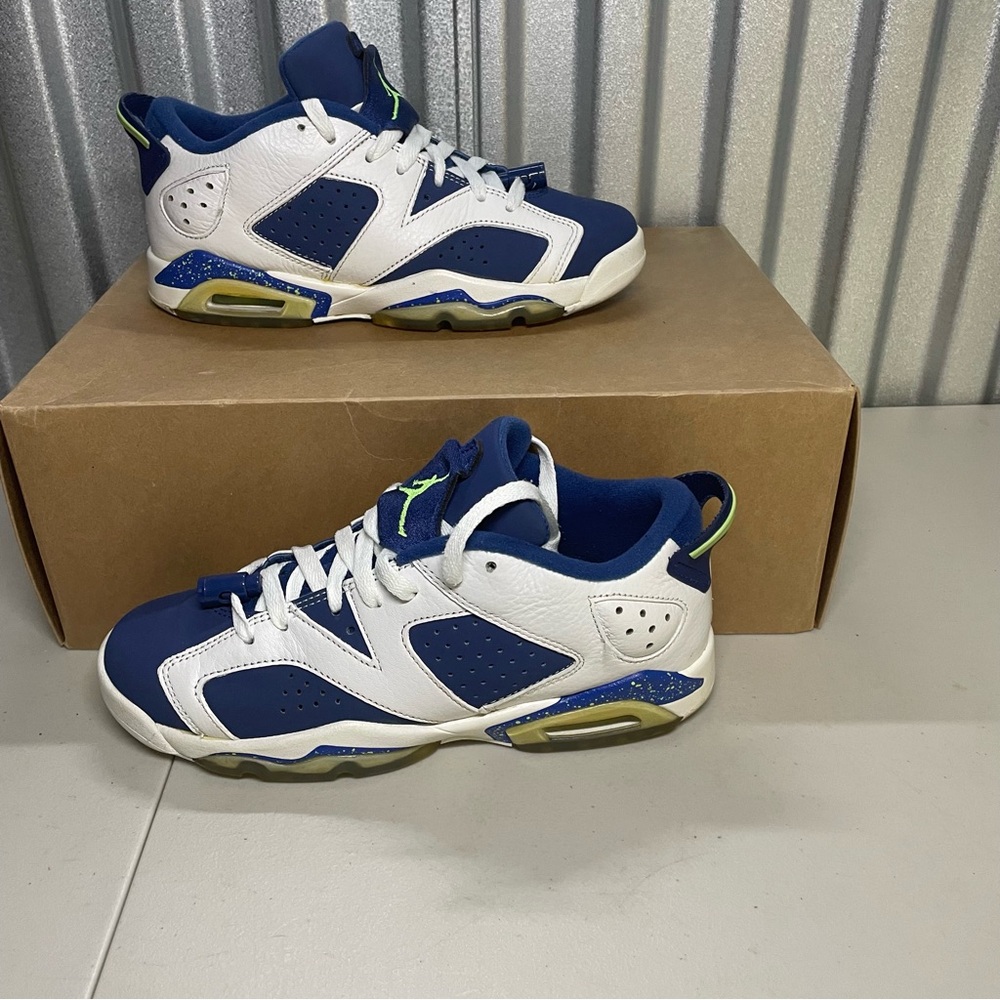Jordan 6 low Seahawks Ghost Green size 5.5 768881-106 kids shoes